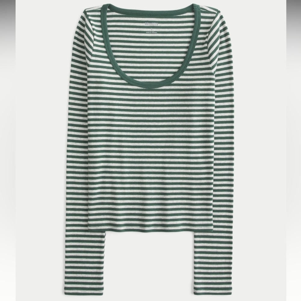 Hollister Ribbed Scoop Top (new with tags)